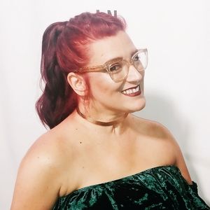 Meet your Posher, Crystal